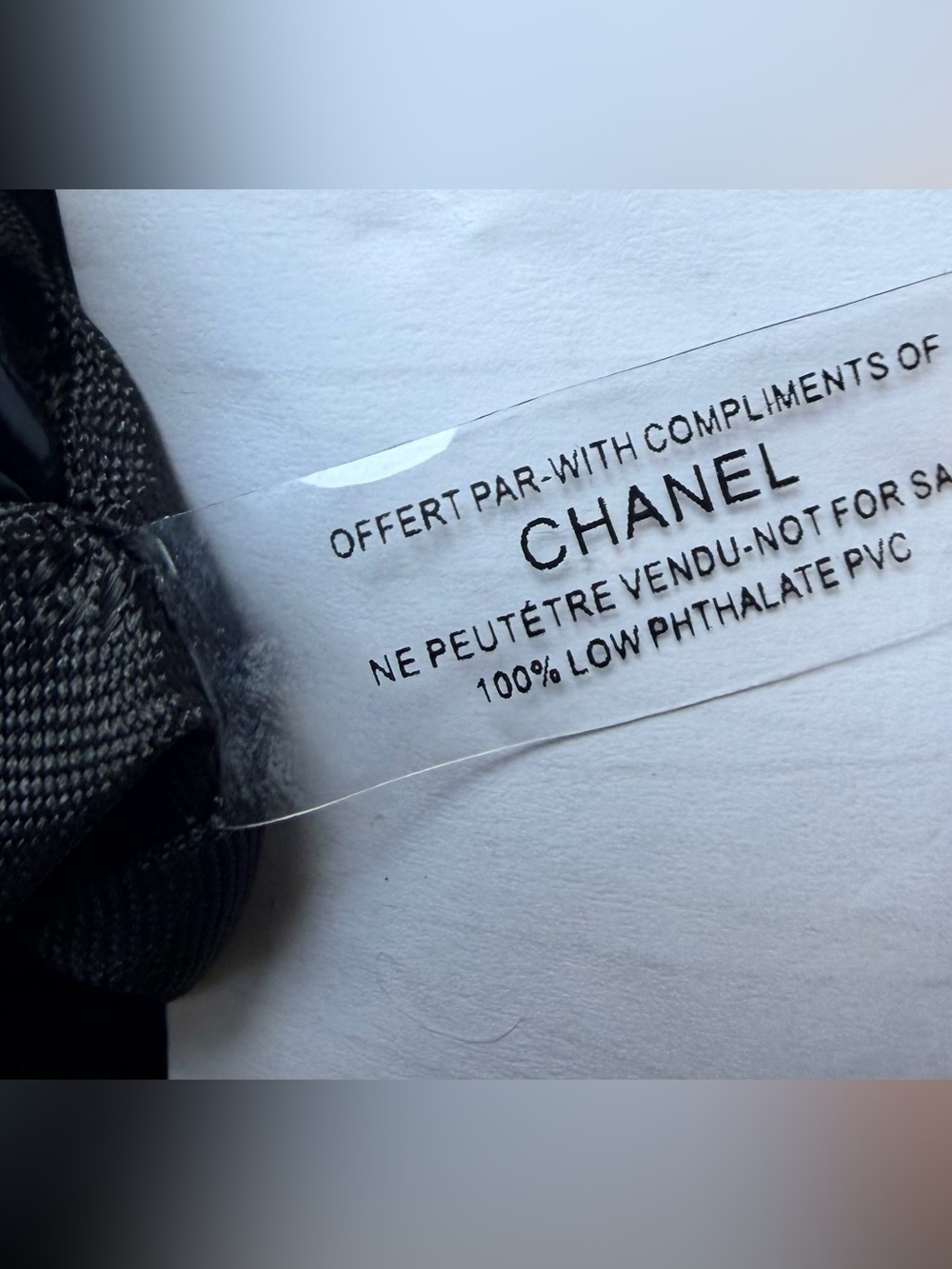***PRICE FIRM*** Chanel Makeup Crossbody Phone Pouch with Star Mirror NEW in Box - Picture 16 of 16